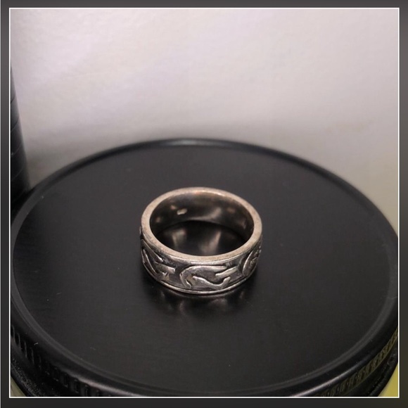 Size 5 Ornate leaf sterling silver ring - Picture 2 of 3